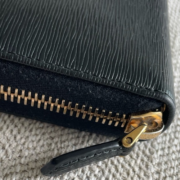 Prada Large Vitello Move Wallet - Picture 4 of 8